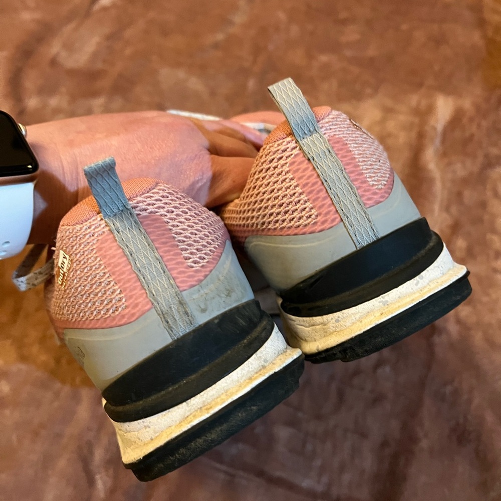 GUC Columbia Hiking Shoes - Picture 6 of 8